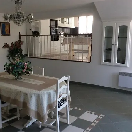 Duplex House Un Center Village Campea