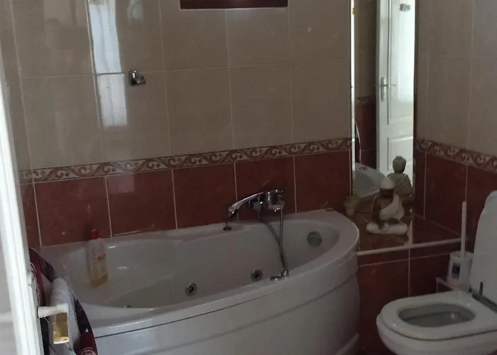 Duplex House Un Center Village * Campea